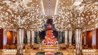 Mandarin Oriental Jumeira, Dubai, and Cartier Debut a Magnificent Christmas Tree