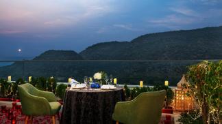 How Can You Miss The Unique Dining Experience For Couples Introduced by DoubleTree, Hilton Jaipur-Amer?