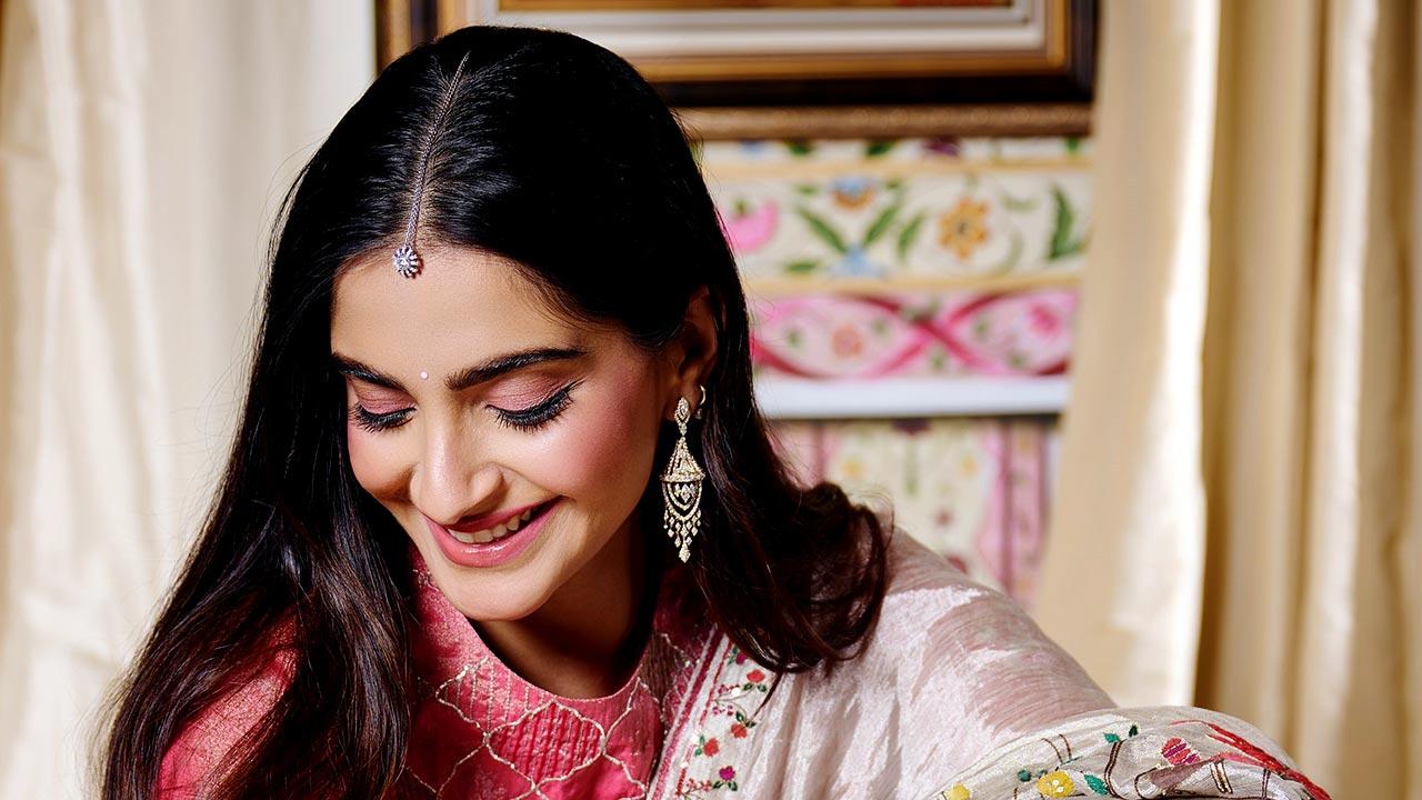 Sonam Kapoor Shines in Zoya's Timeless Jewels on Karva Chauth